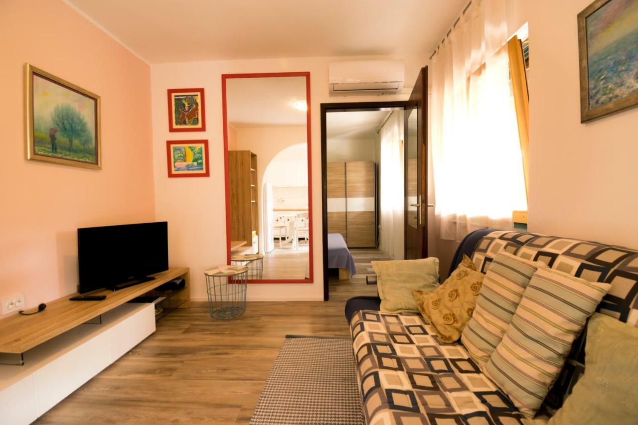 One Bedroom Apartment Near The Kamenjak Park In Prematura Premantura Exterior photo